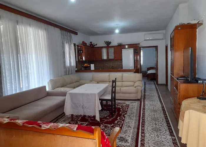 Friendly House * Çukë