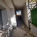 Friendly House * Cuke